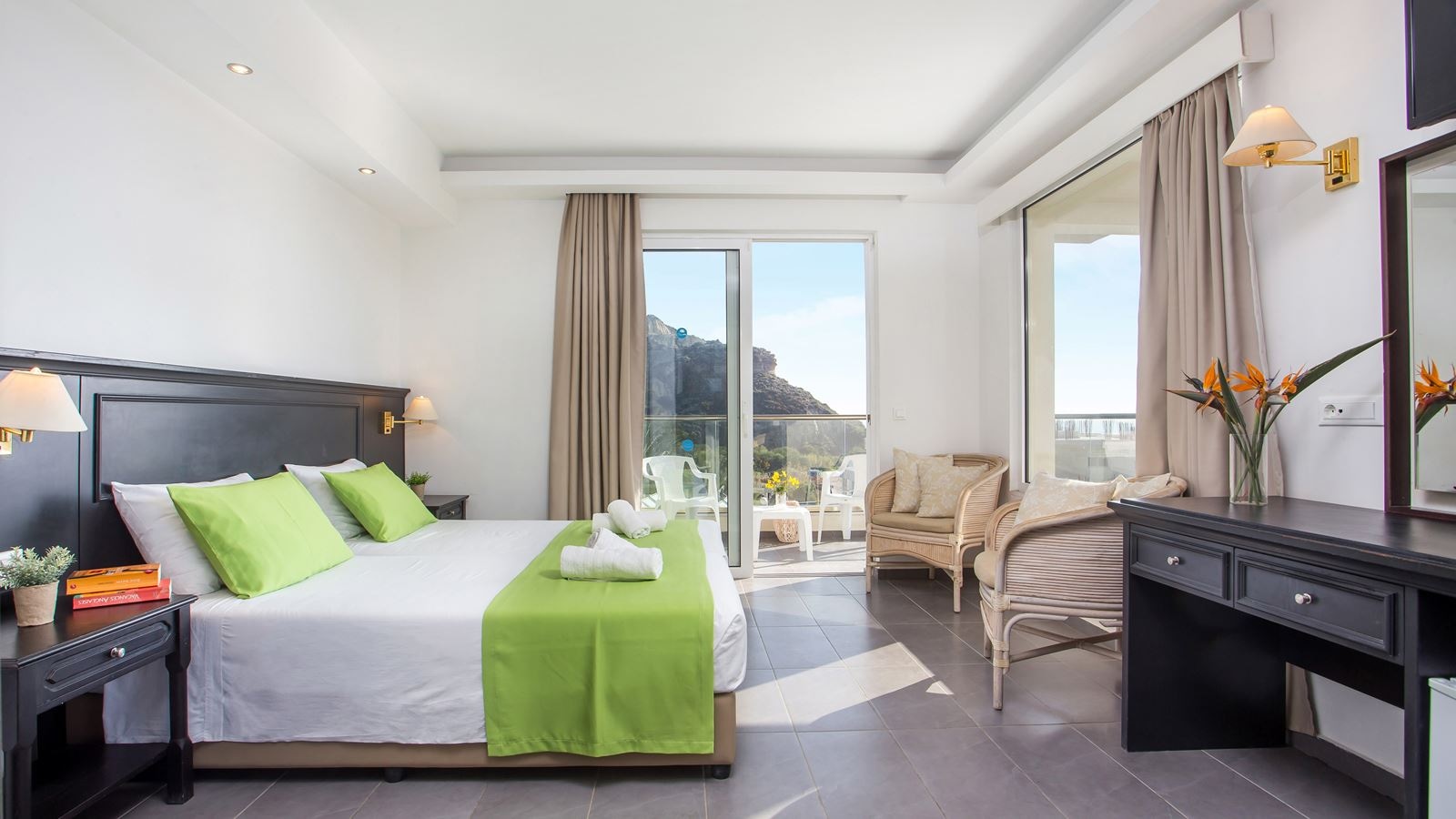 rooms-quadruple-room