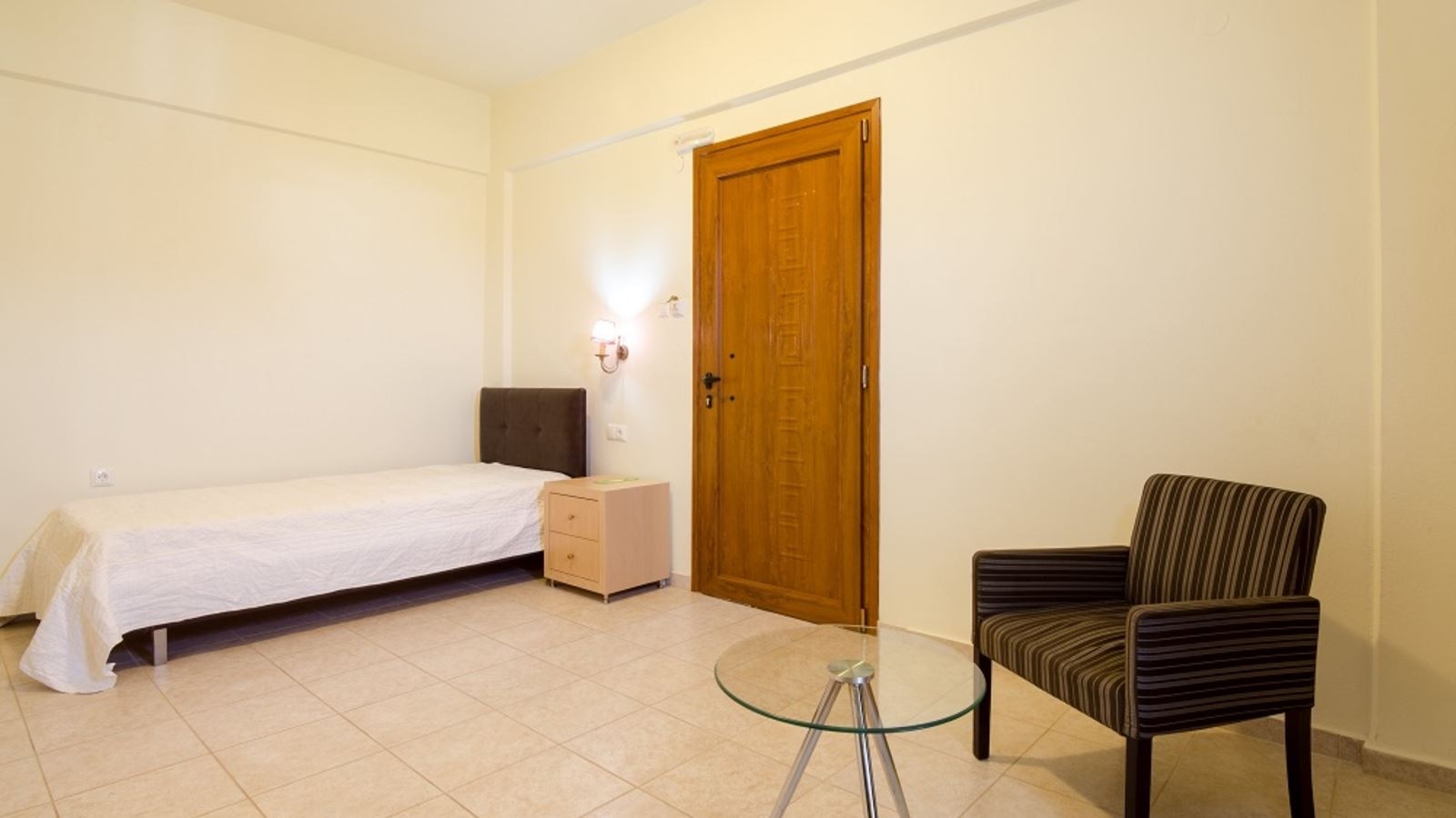 rooms-double-room-for-single-use