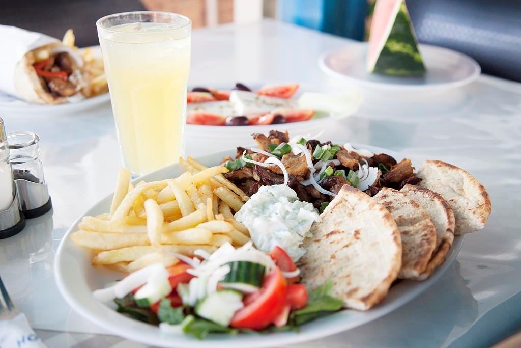 restaurants-pool-bar