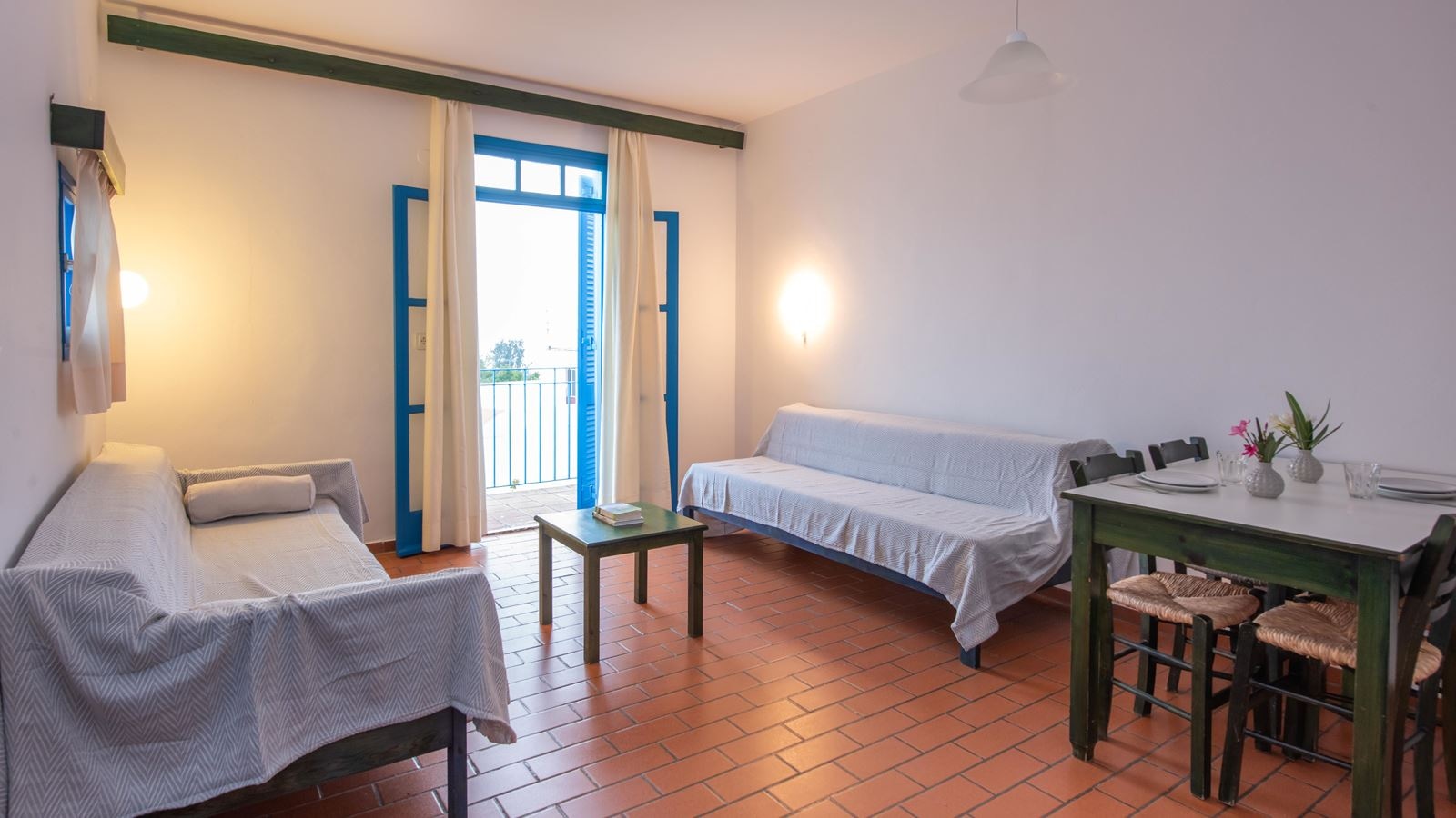 rooms-economy-suite-balcony-or-terrace