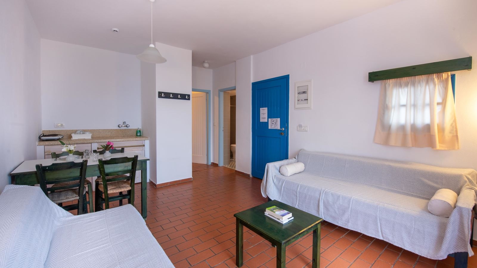 rooms-economy-suite-balcony-or-terrace