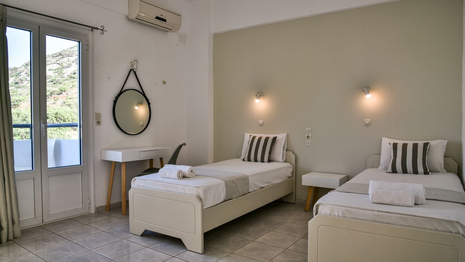 rooms-studio-standard-double-balcony-or-terrace