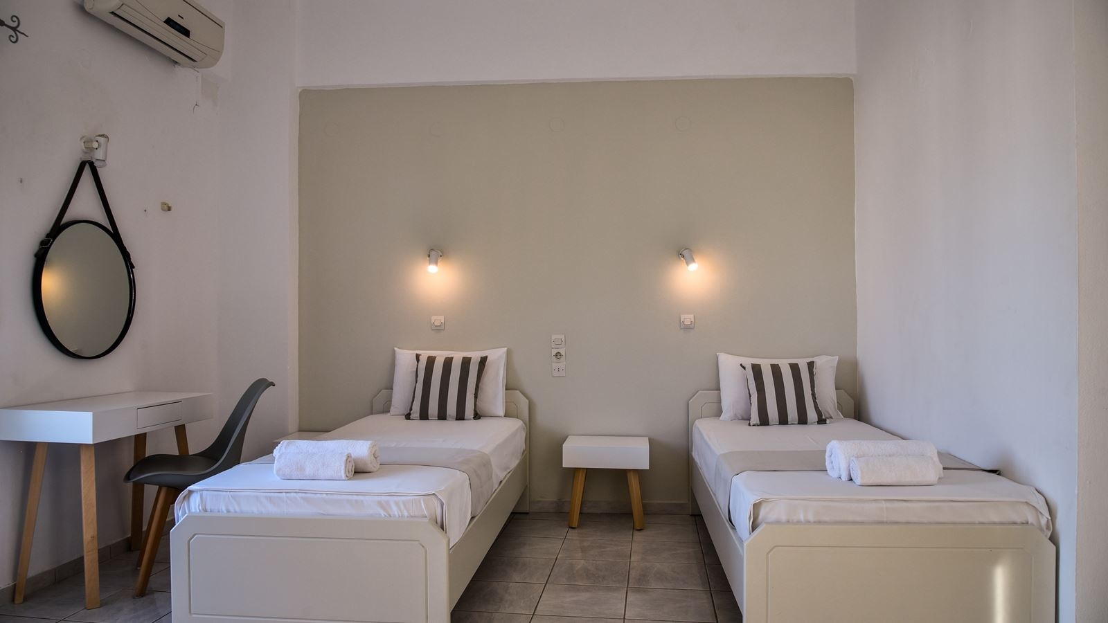 rooms-studio-standard-double-balcony-or-terrace