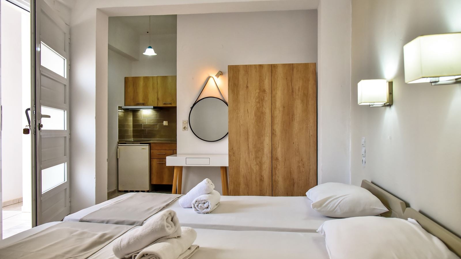 rooms-studio-standard-double-balcony-or-terrace