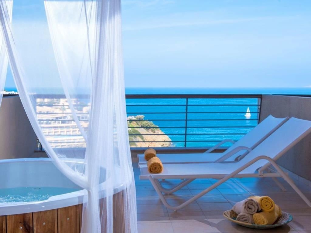 rooms-executive-double-sea-view-with-jacuzzi