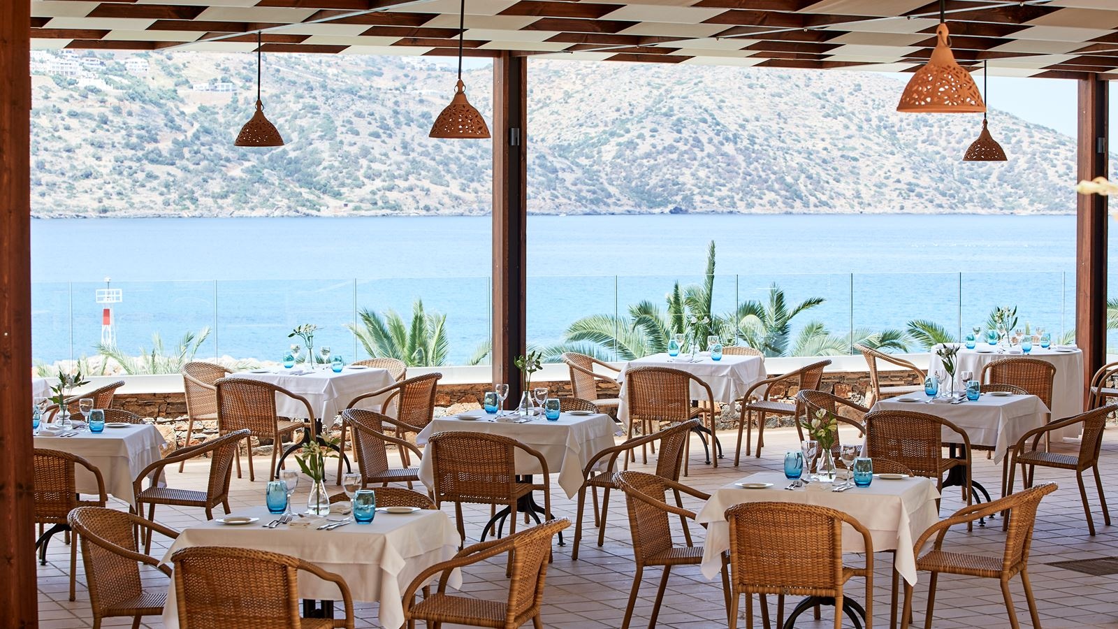 restaurants-amalthea-main-restaurant