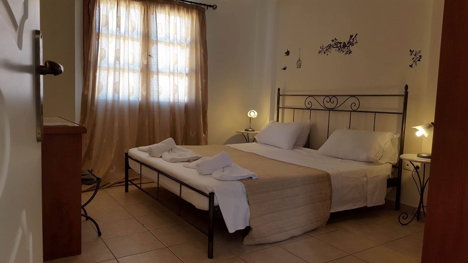 rooms-suite-garden-view