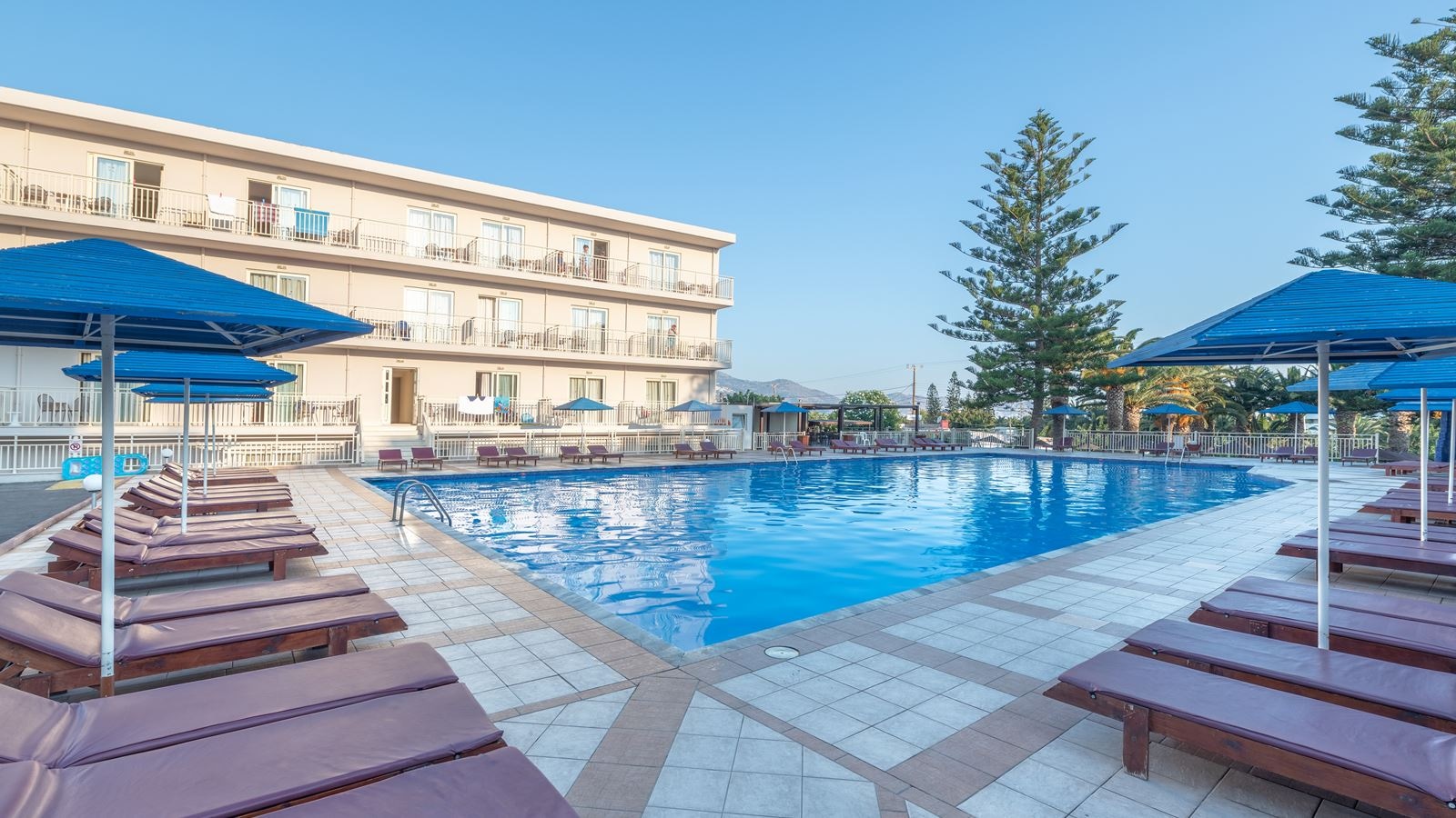 pools-outdoor--indoor-pool