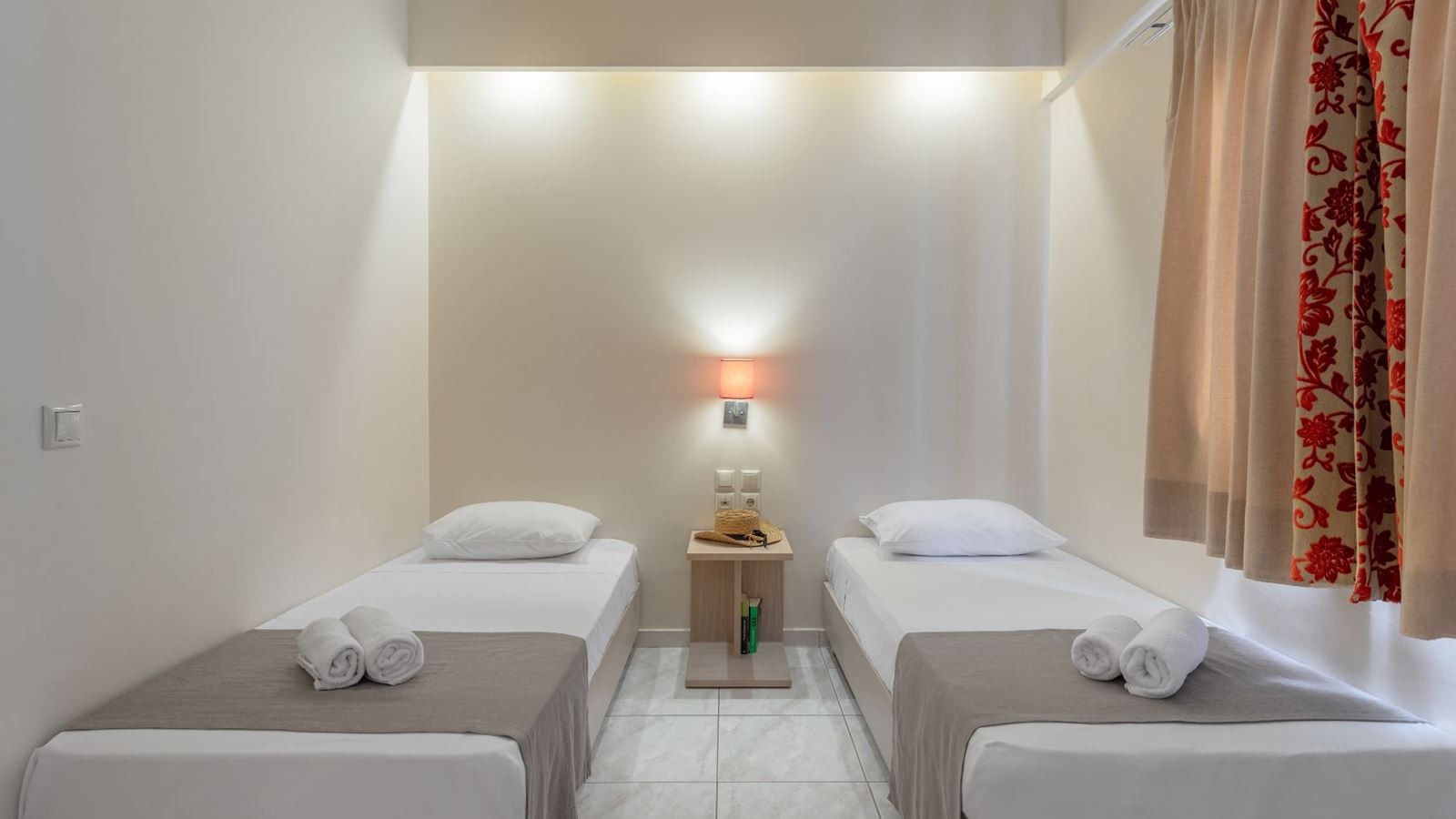 rooms-room-family-2-bedrooms-gardenview-balcony-or-terrace