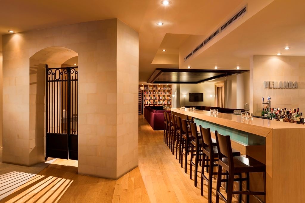 restaurants-main-building