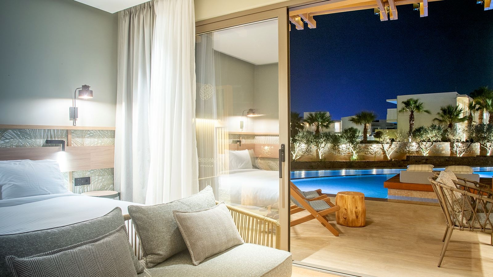 rooms-classic-double-room-garden-view-with-pool-access