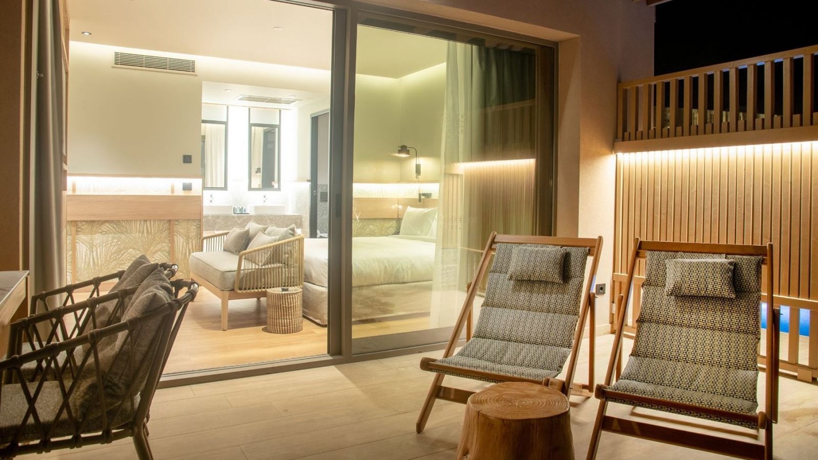 rooms-classic-double-room-garden-view-with-pool-access