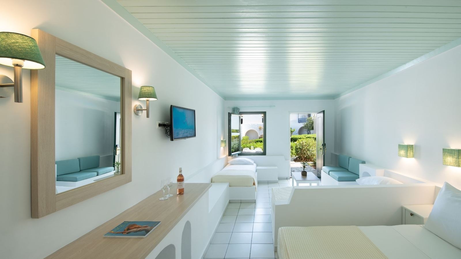 rooms-family-room--garden-view