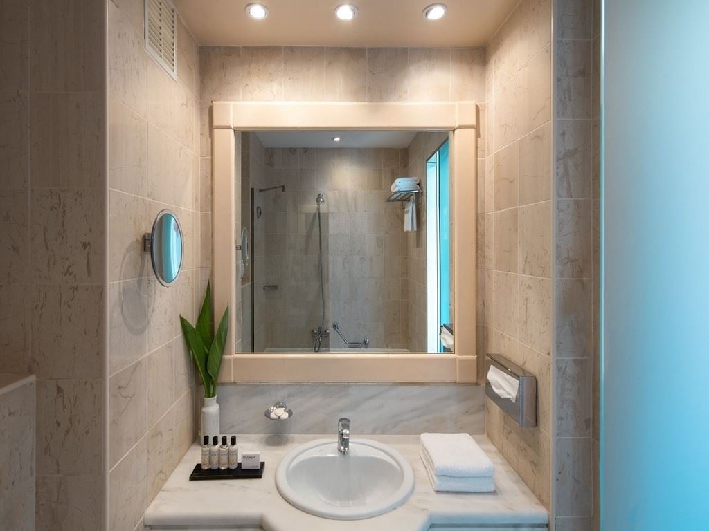 rooms-family-room-sea-view