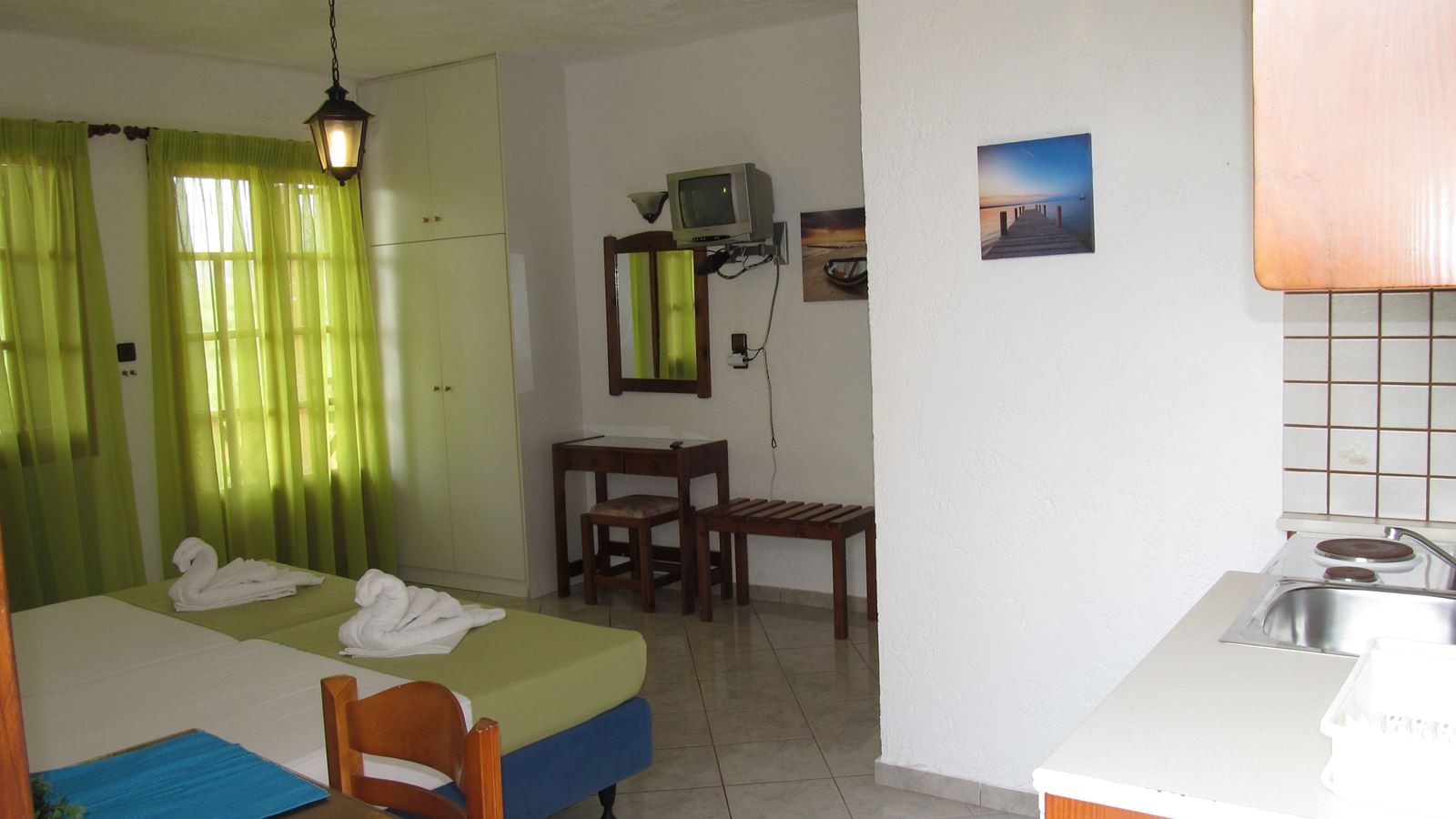 rooms-apartment-24-pax