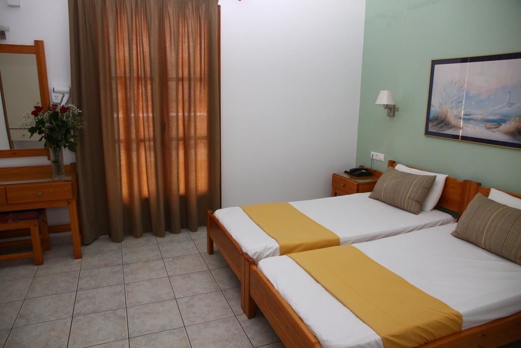 rooms-studio-2-pax-land-view-or-sea-view