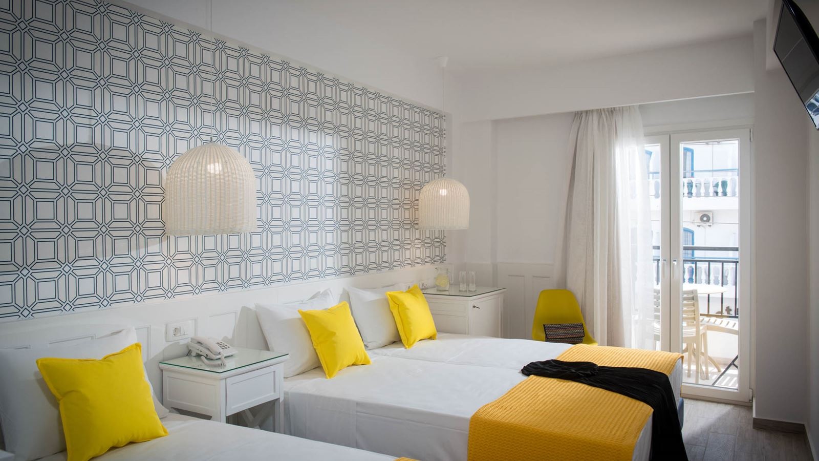 rooms-quadraple-room