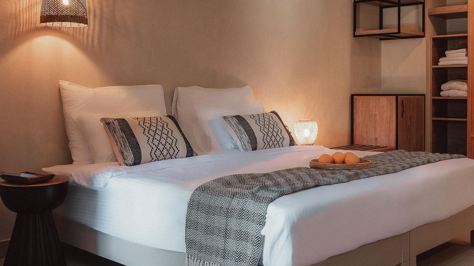 rooms-room-superior-side-sea-view