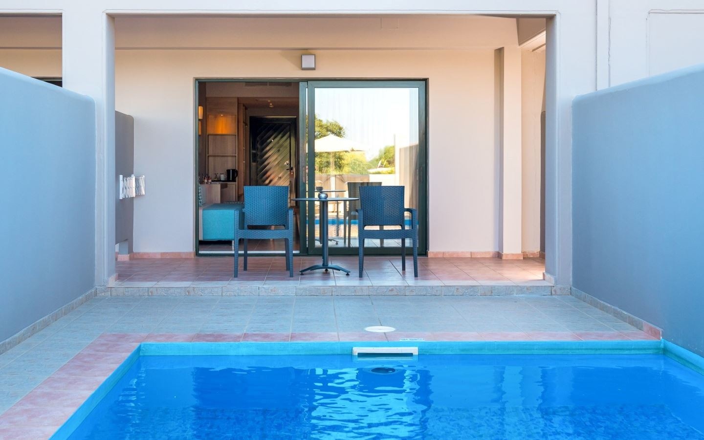 rooms-family-junior-suite-private-pool