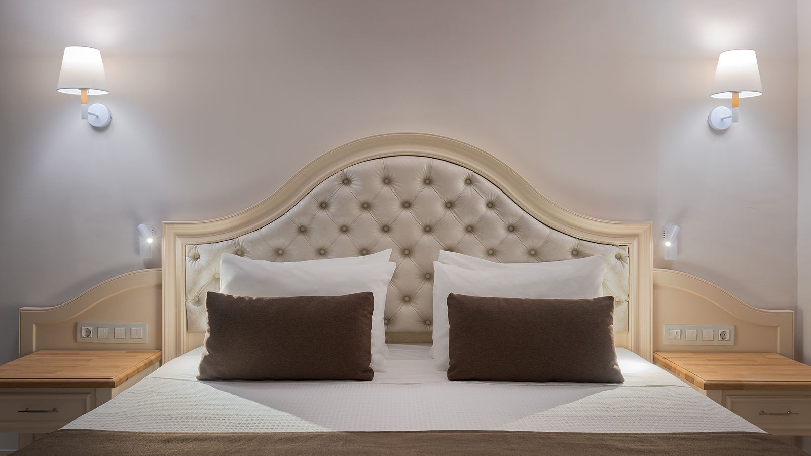 rooms-deluxe-family-room-sea-view