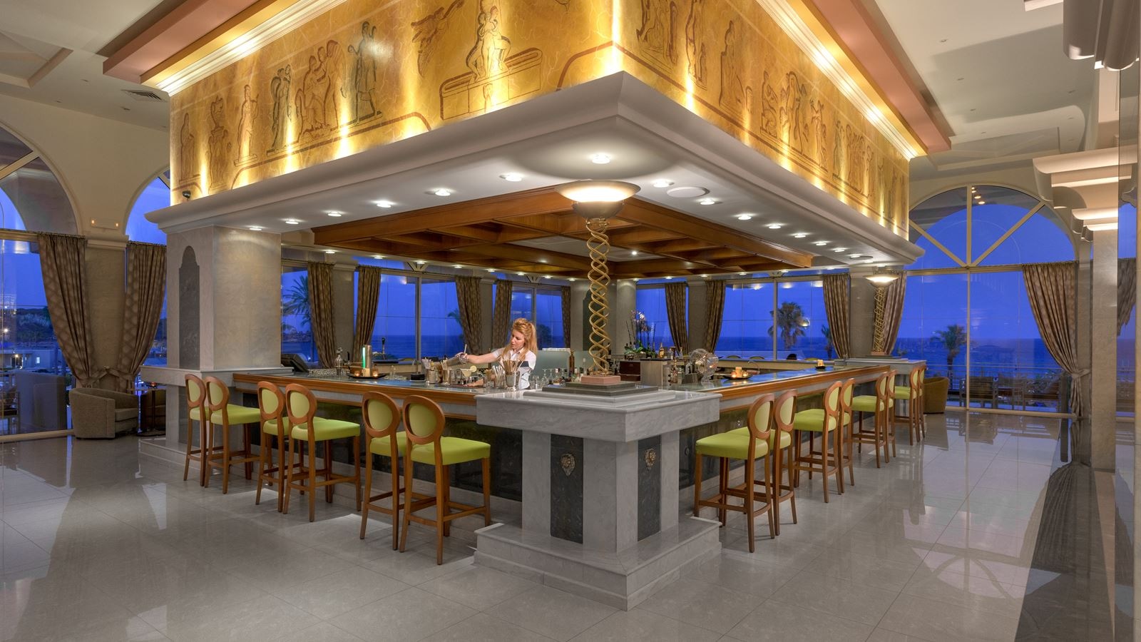 restaurants-mythos-bar