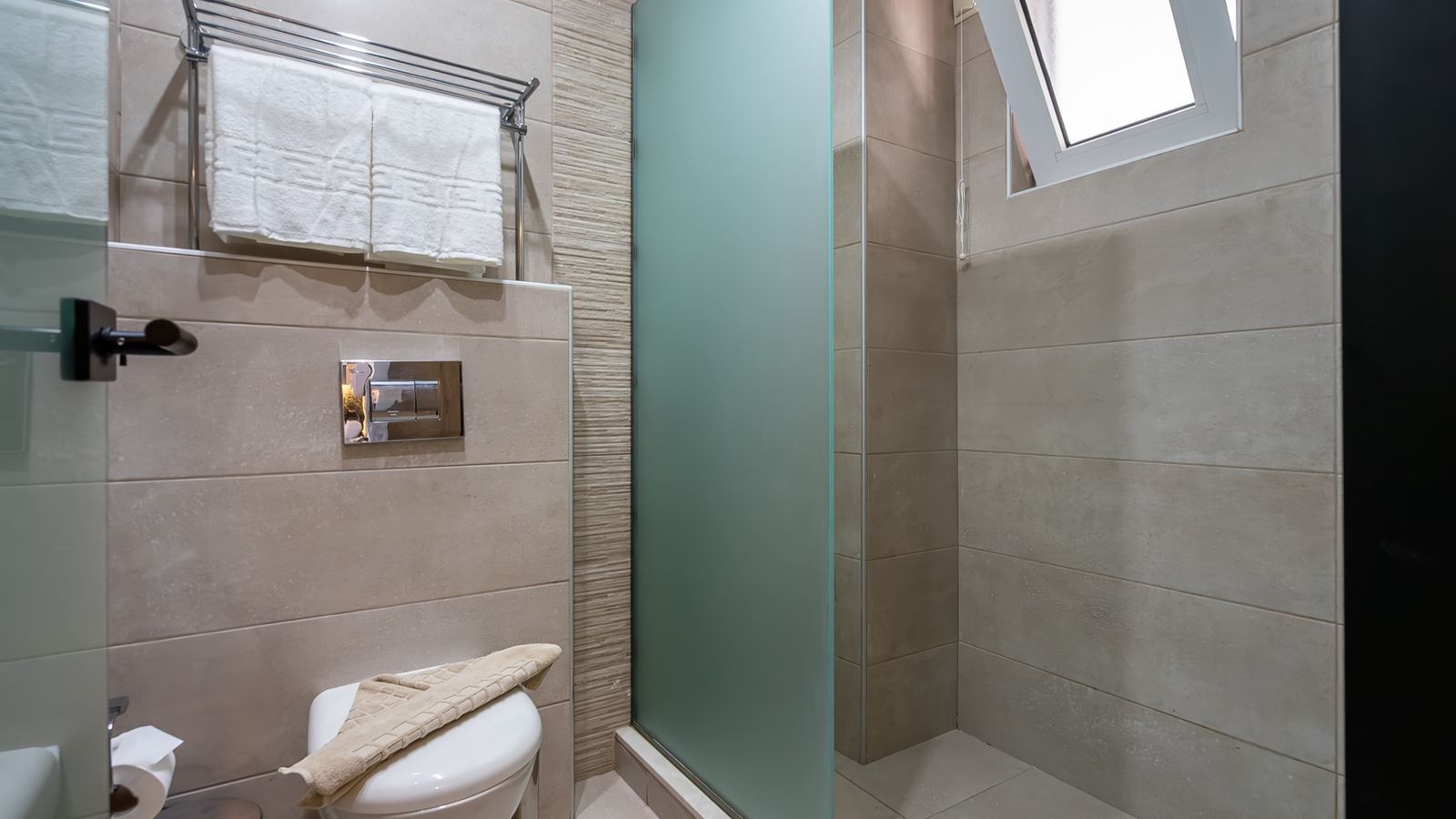 rooms-deluxe-room-private-pool