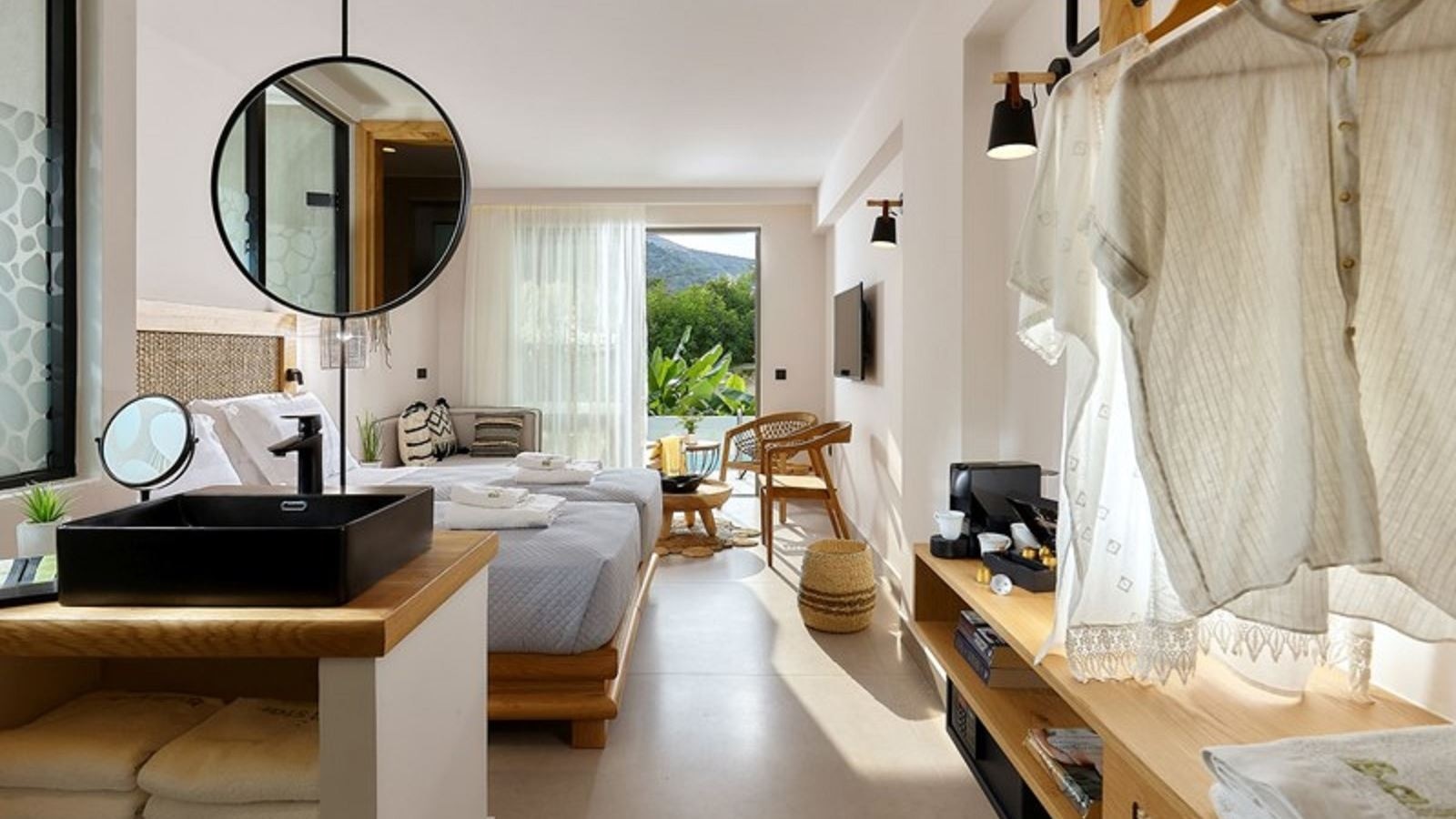 rooms-junior-suite-garden-or-side-sea-view-with-sharing-pool