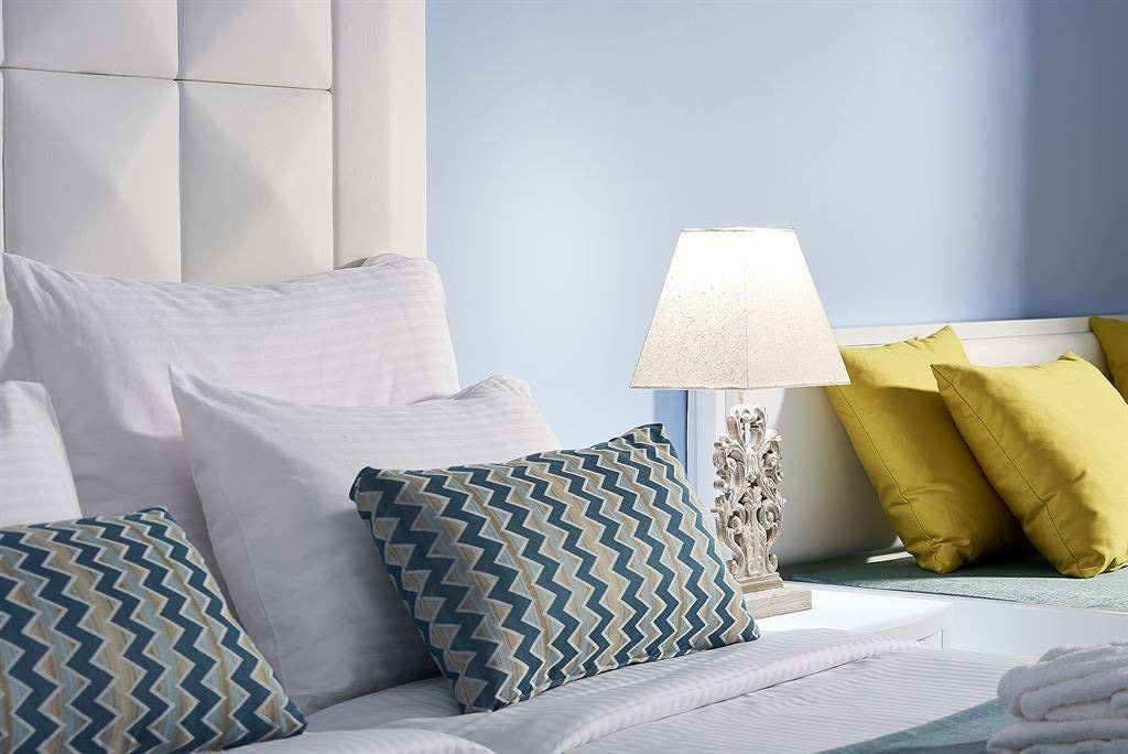 rooms-room-deluxe-side-sea-view