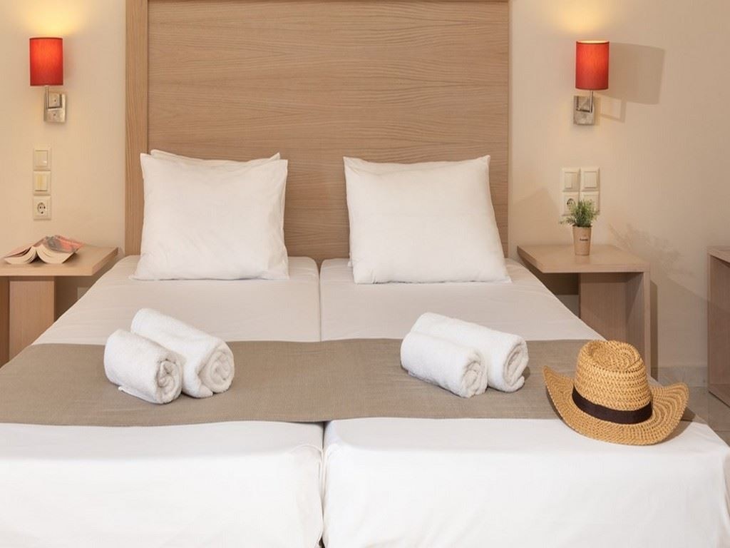 rooms-junior-suite-with-independet-pool