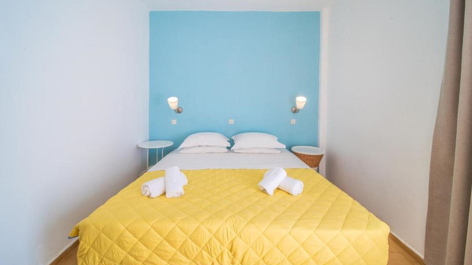 rooms-double-economy-room-basement-floor