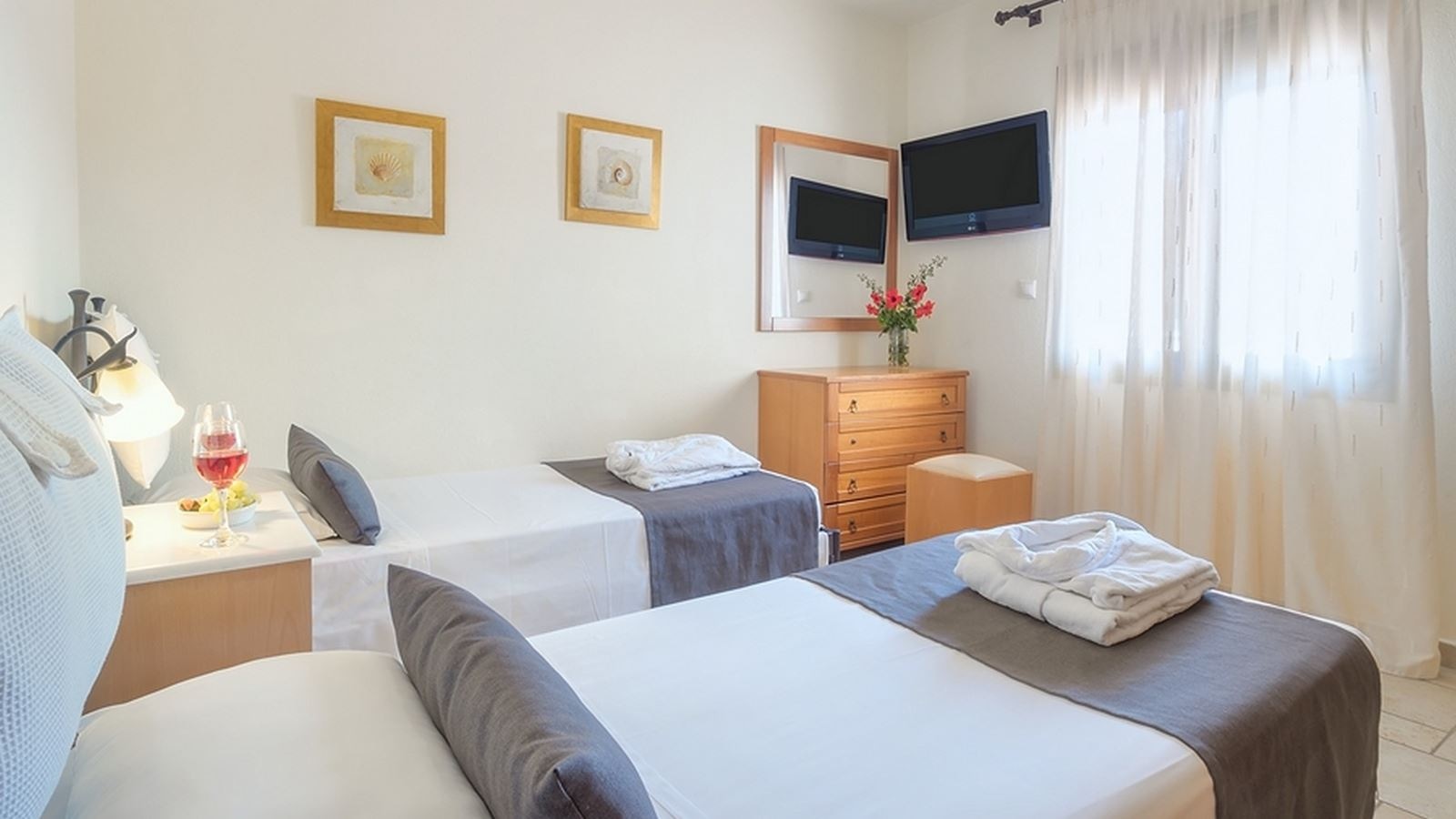 rooms-4-bedroom-villa-with-private-pool