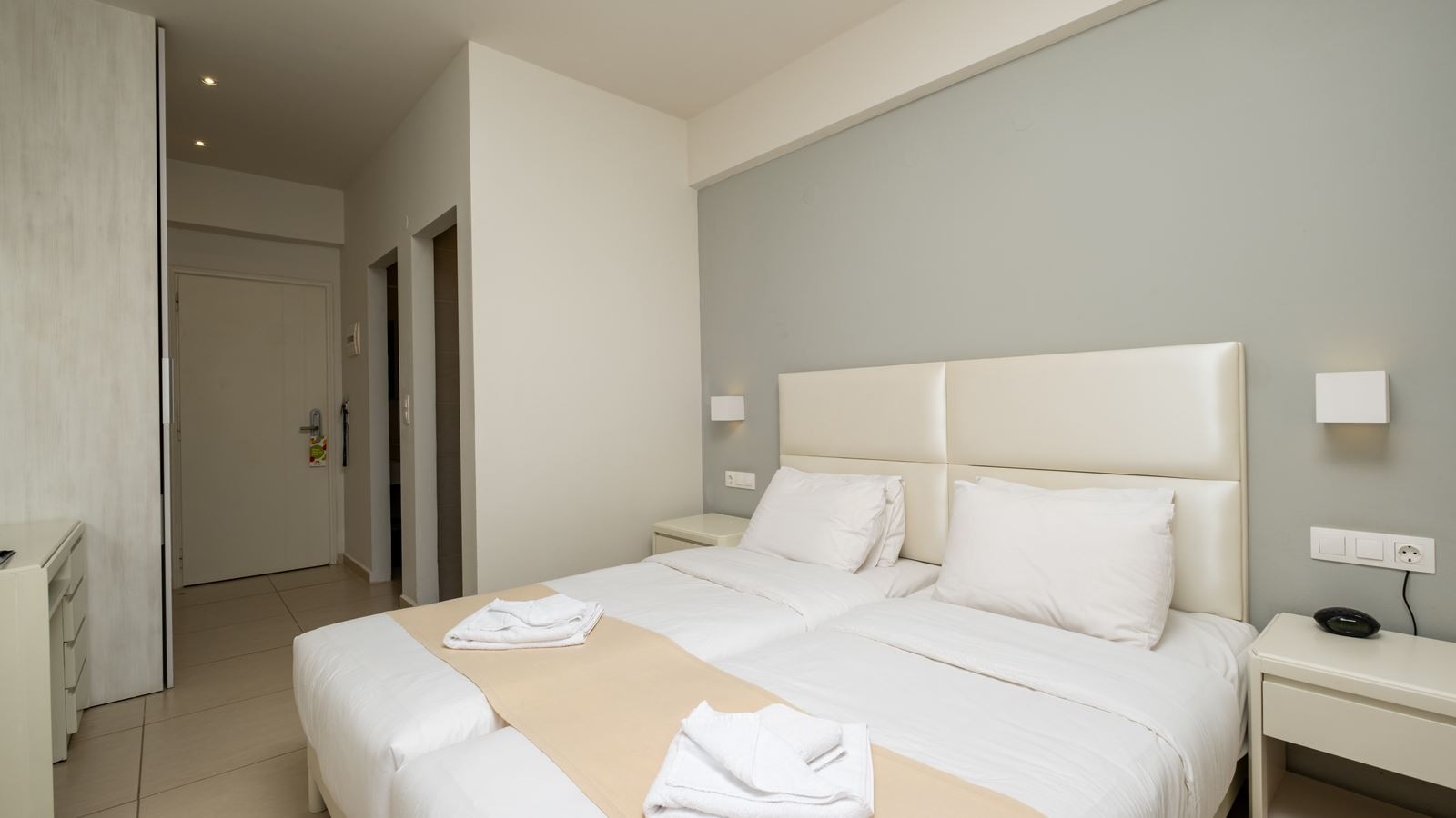 rooms-standard-room-land-view