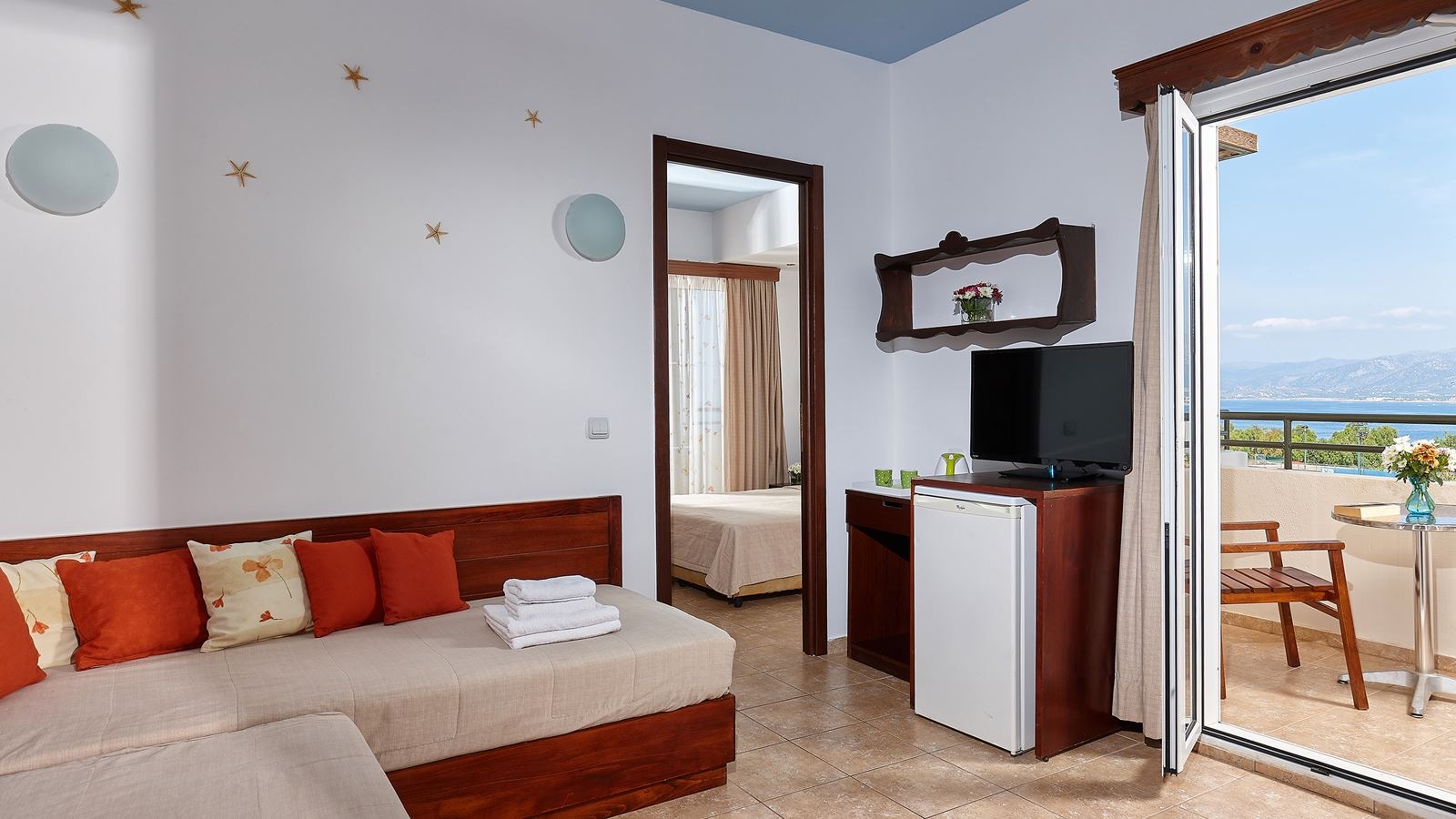 rooms-family-pool-or-sea-view