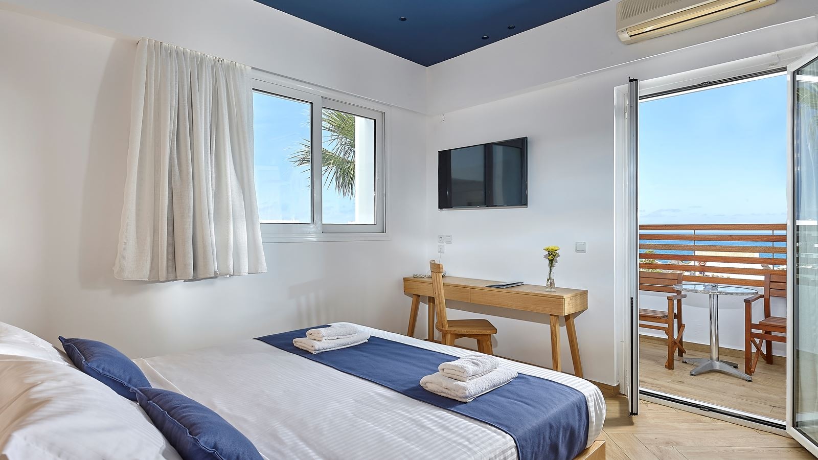 rooms-superior-family-land-view