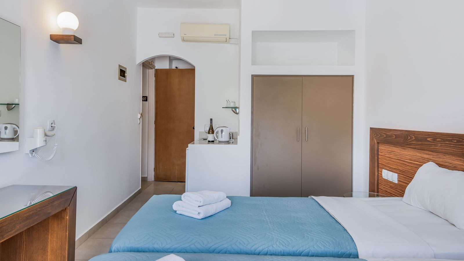 rooms-standard-twin-double-room-balcony-or-terrace