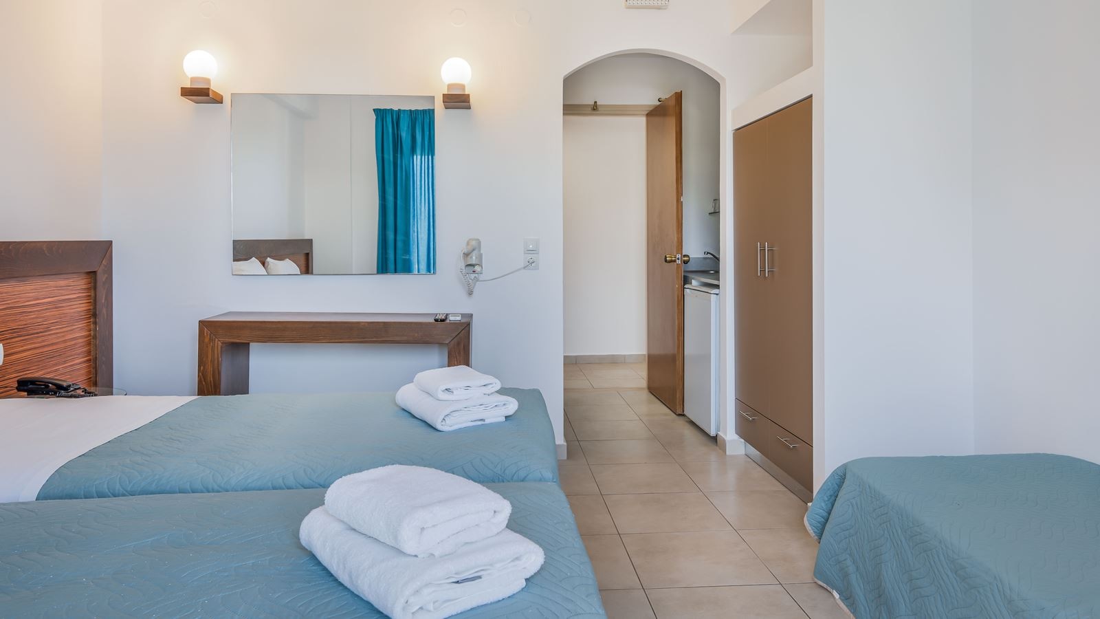 rooms-standard-triple-balcony-or-terrace