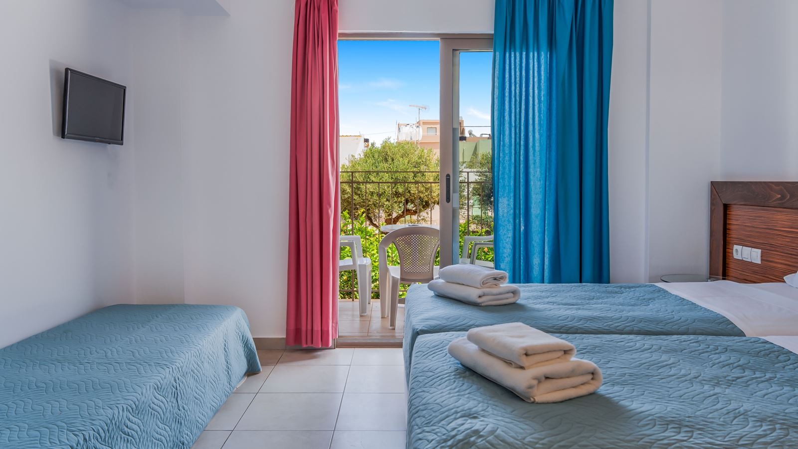 rooms-standard-triple-balcony-or-terrace