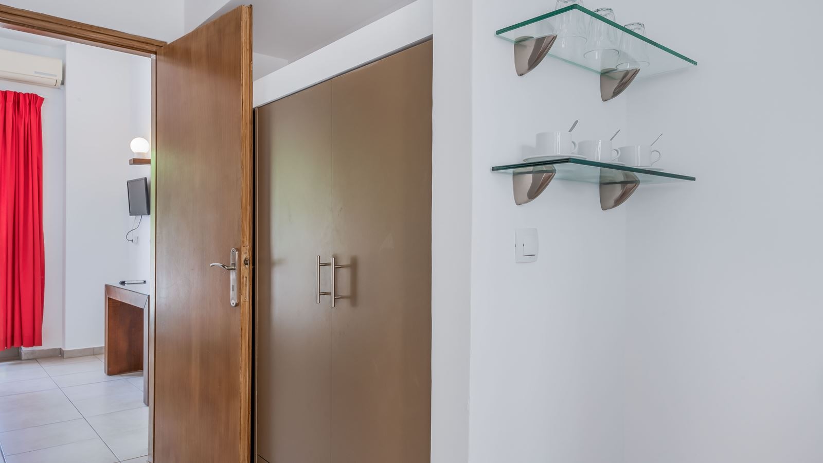 rooms-standard-1-bedroom-triple-apartment-balcony-or-terrace