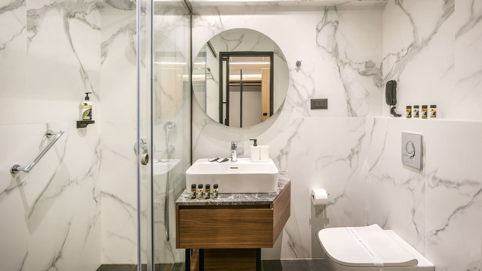 rooms-suite-1-bedroom-gardenview