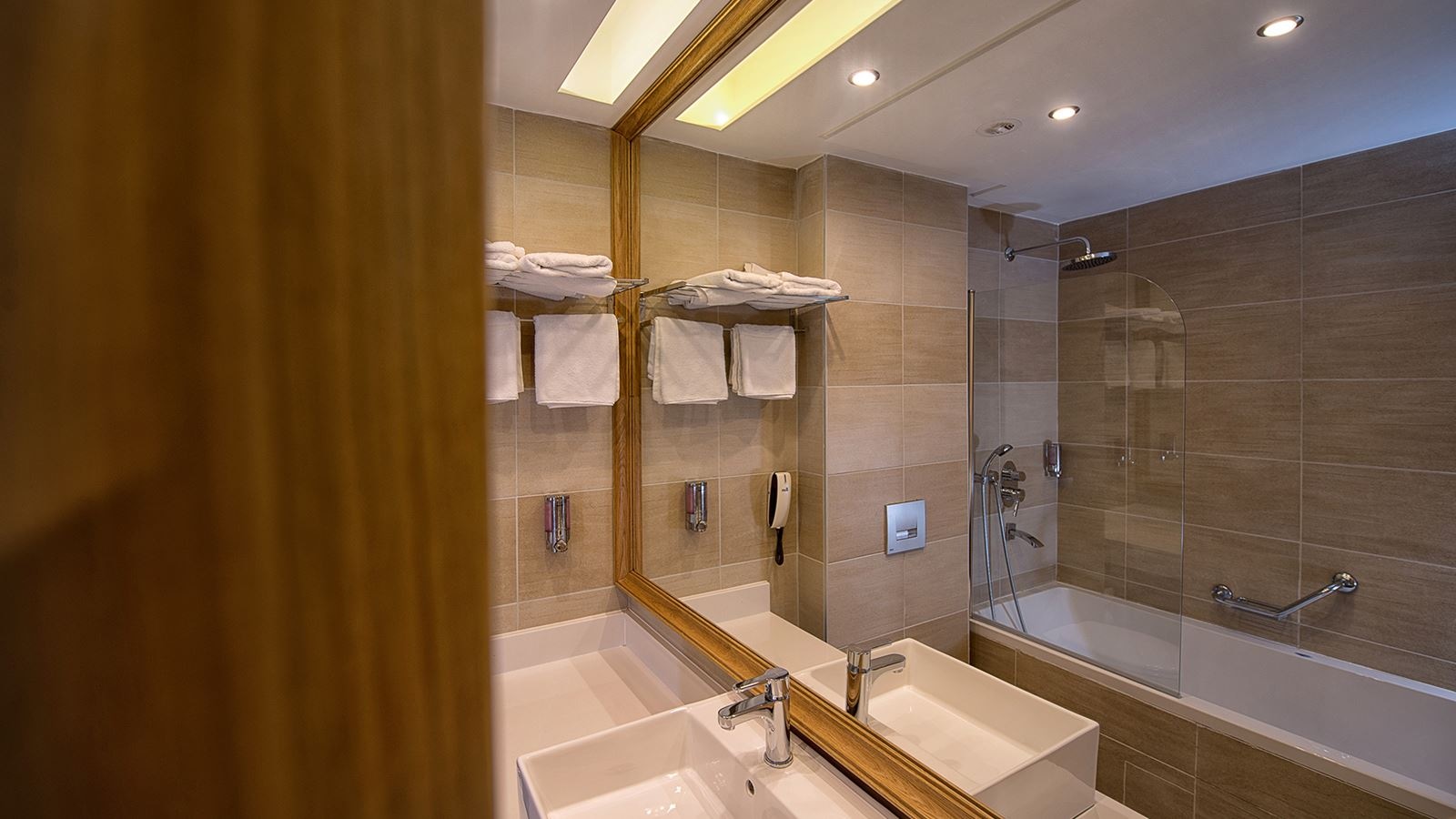 rooms-family-superior-2-bedrooms