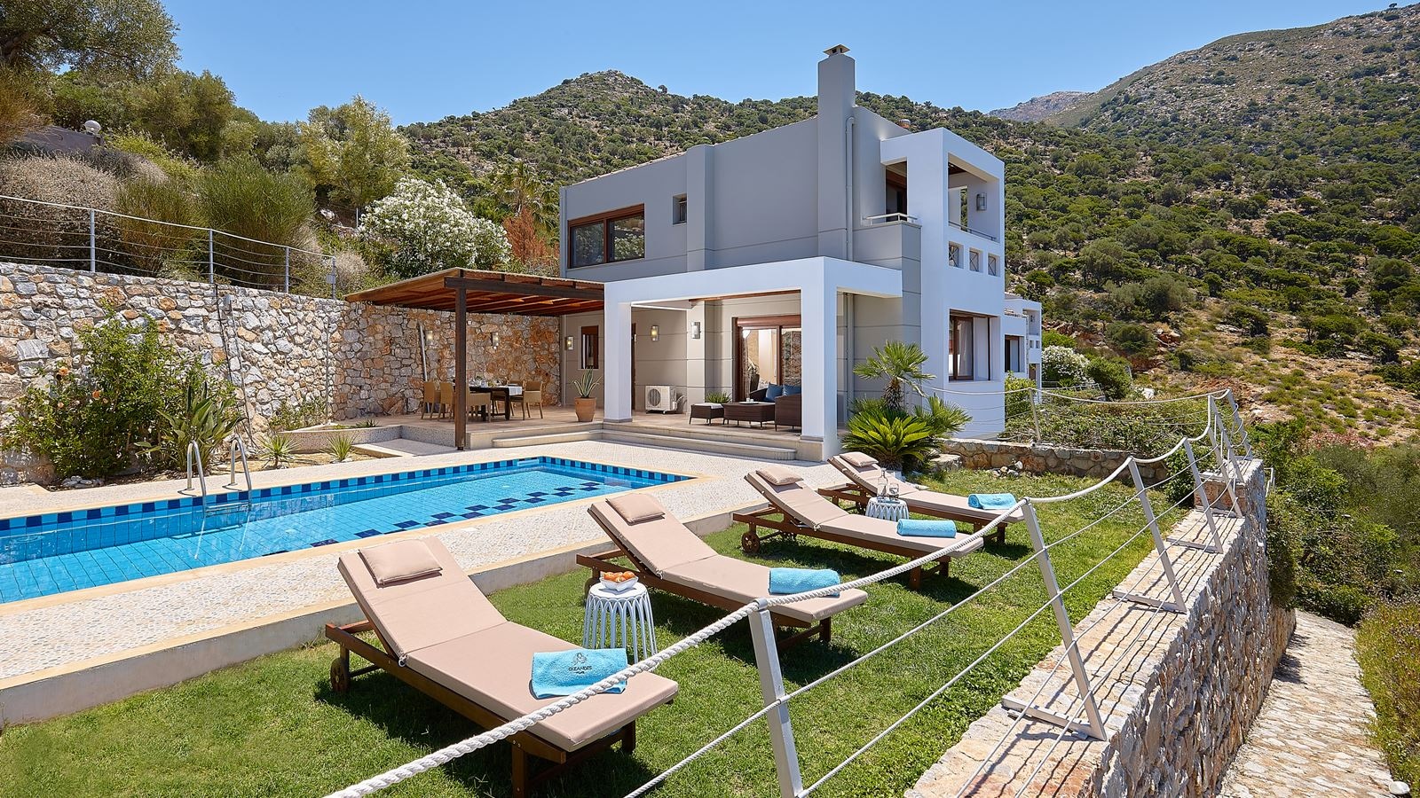 rooms-okeanides-luxury-villas