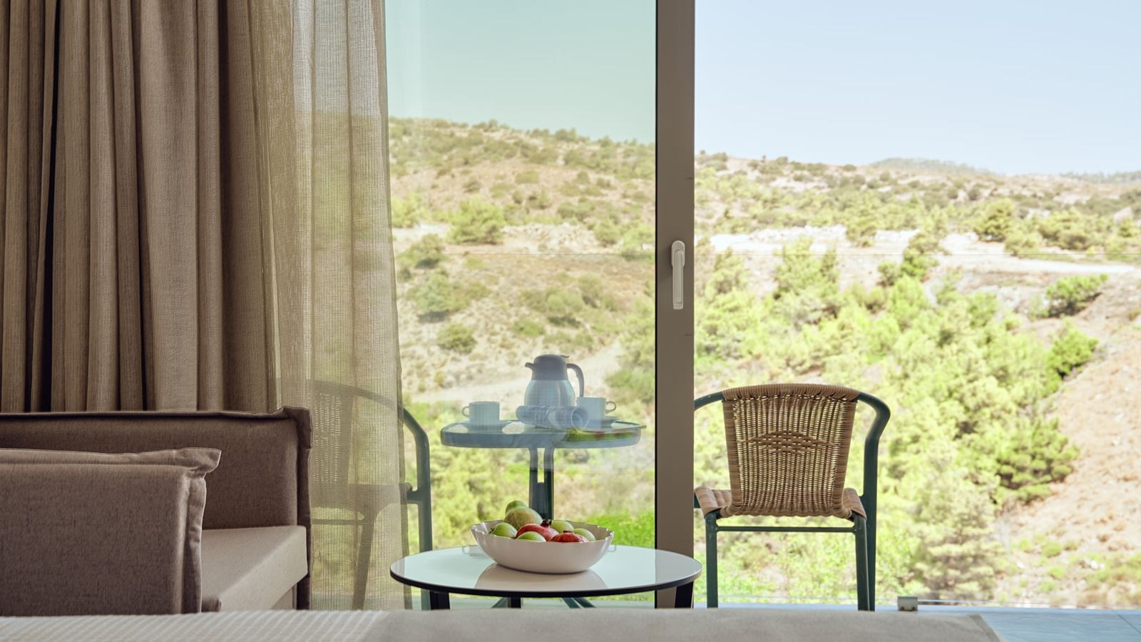 rooms-single-room-mountain-view