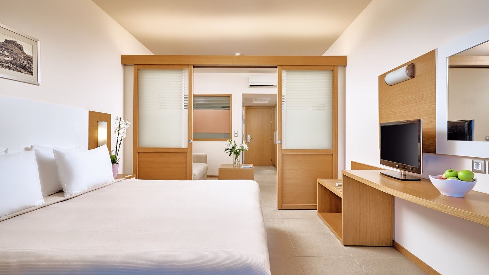 rooms-family-room-sea-view