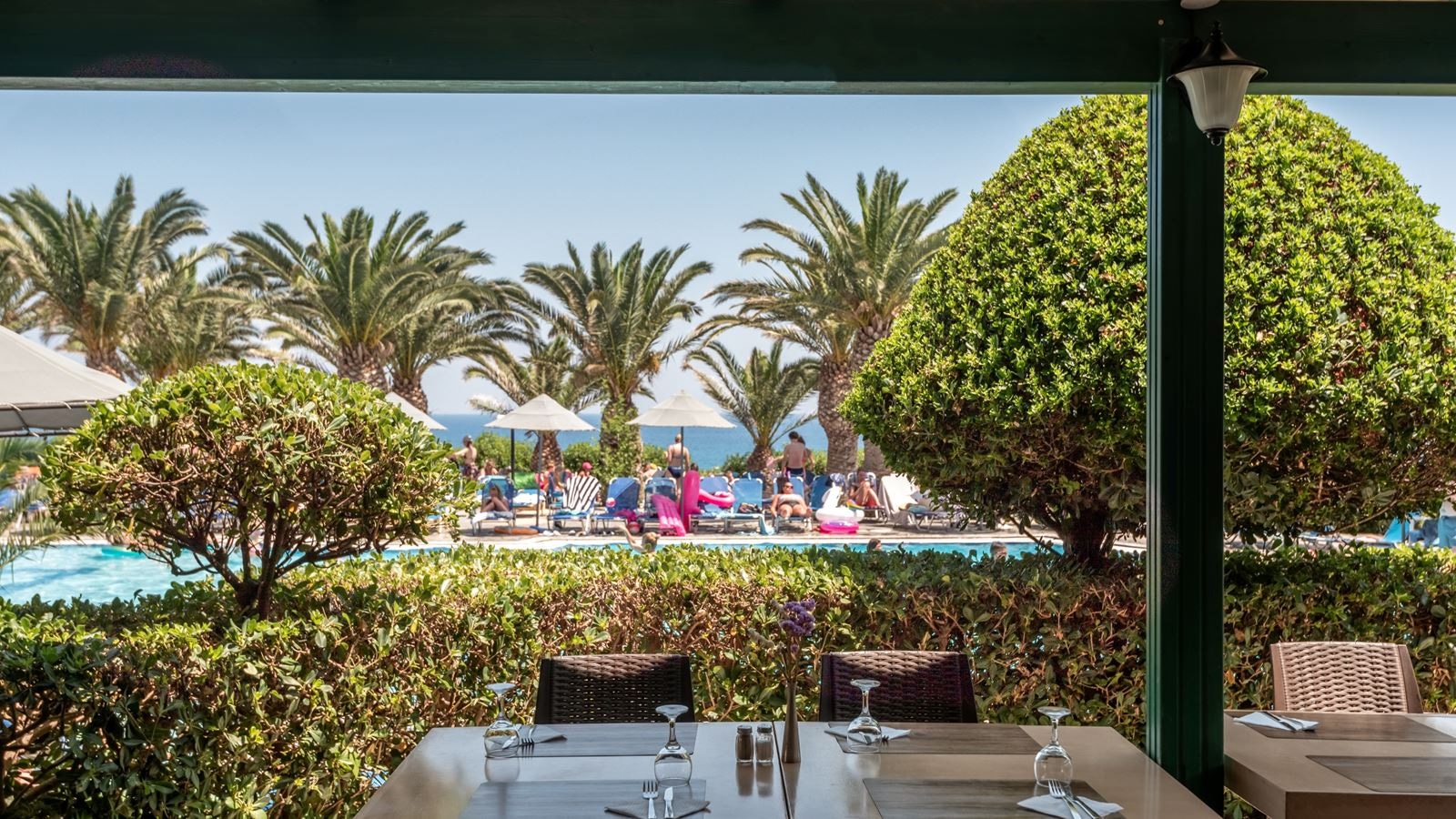 restaurants-mediterraneo-main-restaurant