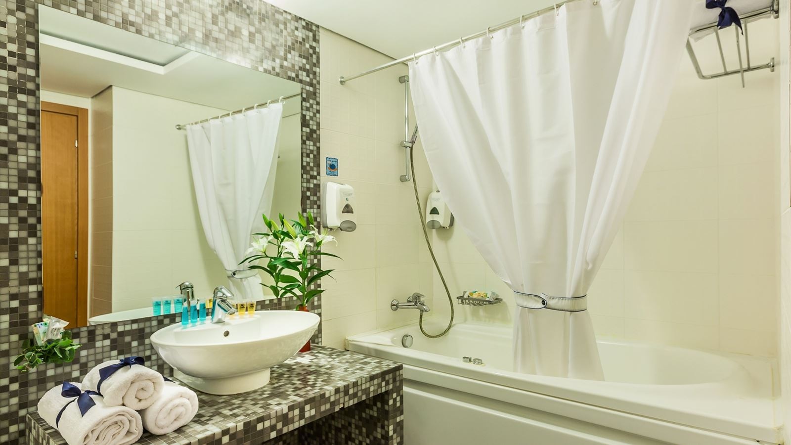 rooms-junior-suite-sea-view