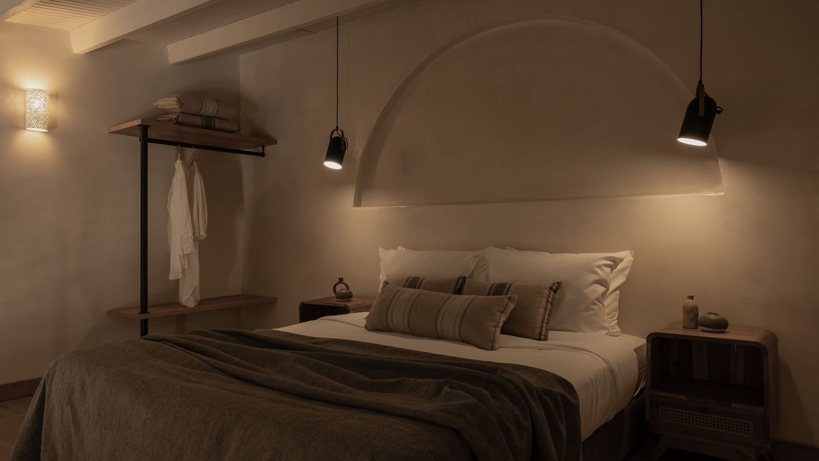 rooms-loft-suite-land-view