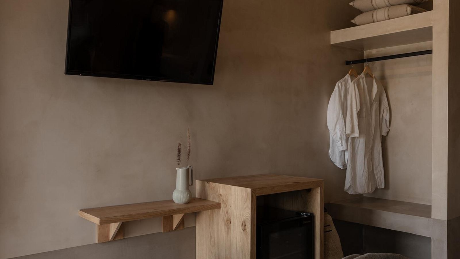 rooms-kamares-triple-timeless-classic-sea-view-balcony-or-terrace