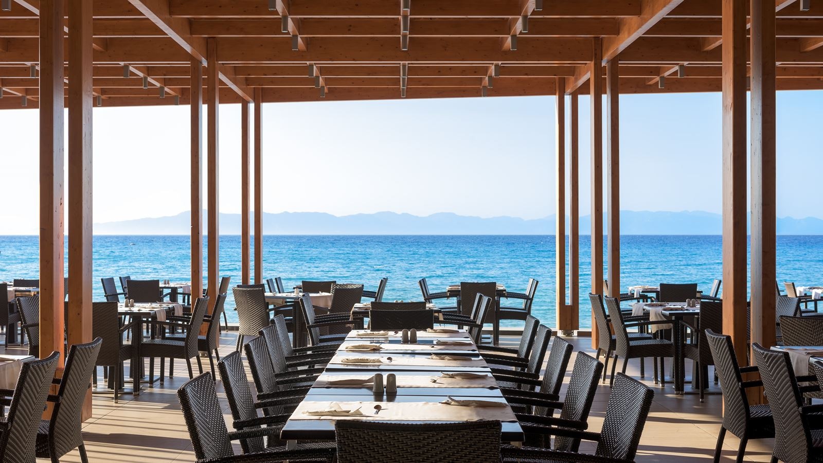 restaurants-restaurant