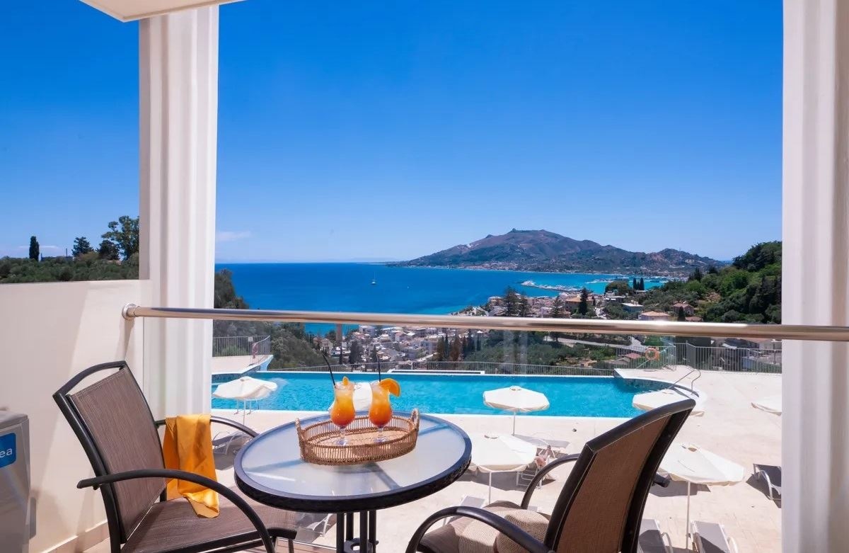 rooms-deluxe-double-or-twin-room-sea-view