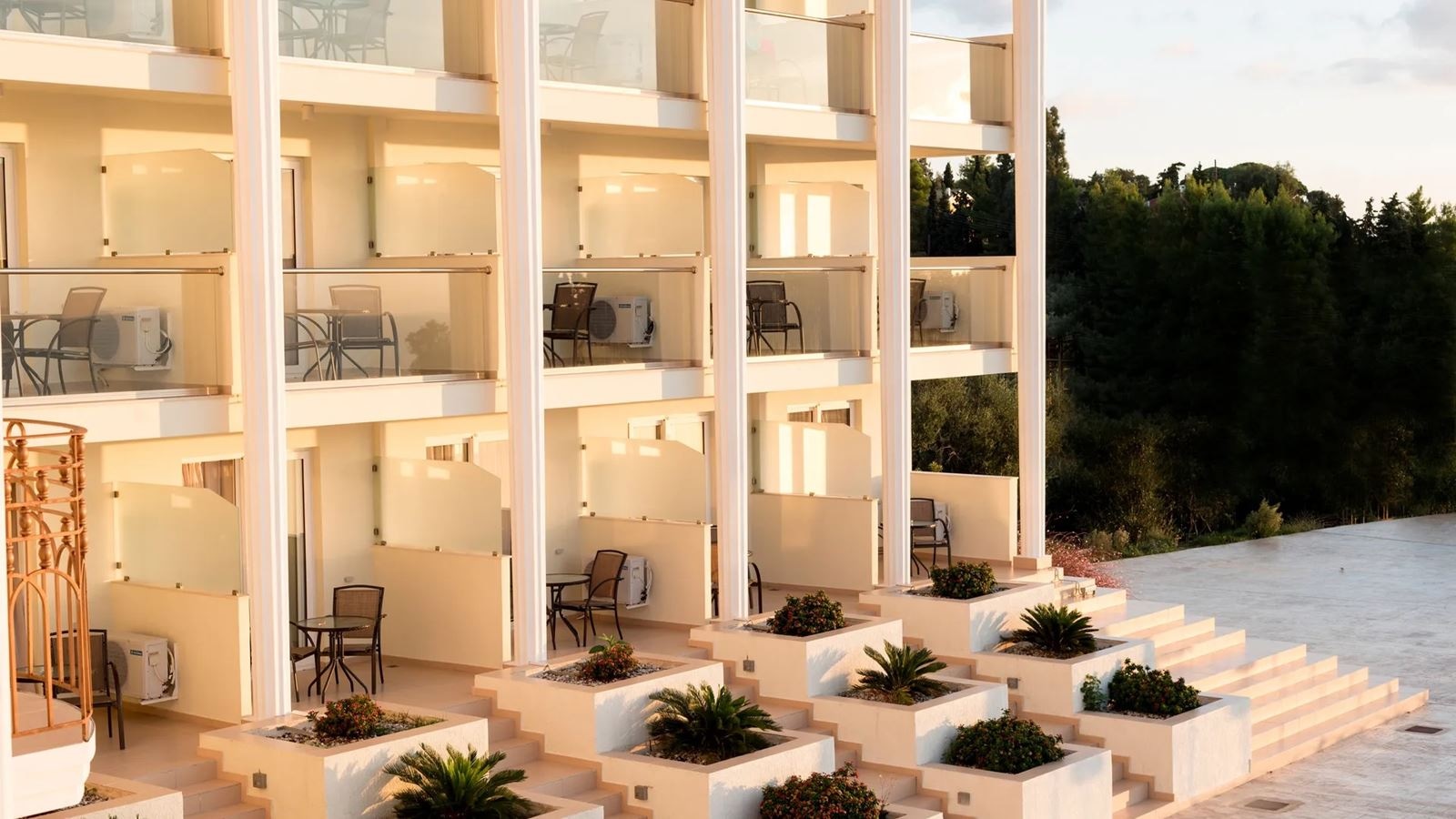 rooms-poolfront-double-or-twin-room-sea-view